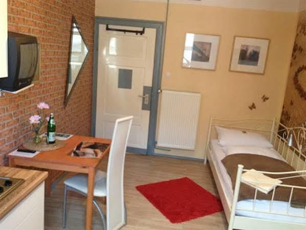 Hotel Neun 3/4 Celle Exterior photo