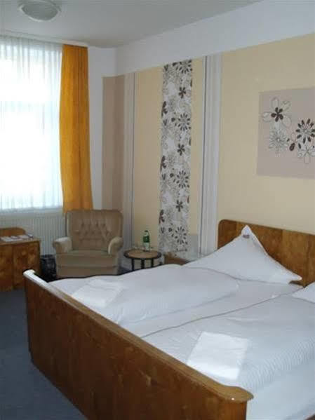 Hotel Neun 3/4 Celle Exterior photo