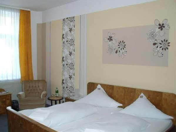 Hotel Neun 3/4 Celle Exterior photo