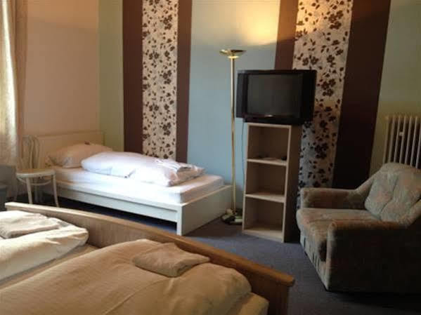 Hotel Neun 3/4 Celle Exterior photo